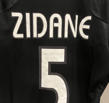 Real Madrid away 2005/2006 #5 Zidane (S) 8/10
