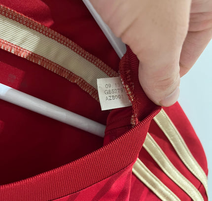 Spain home 2014 #6 Iniesta (M) 8/10