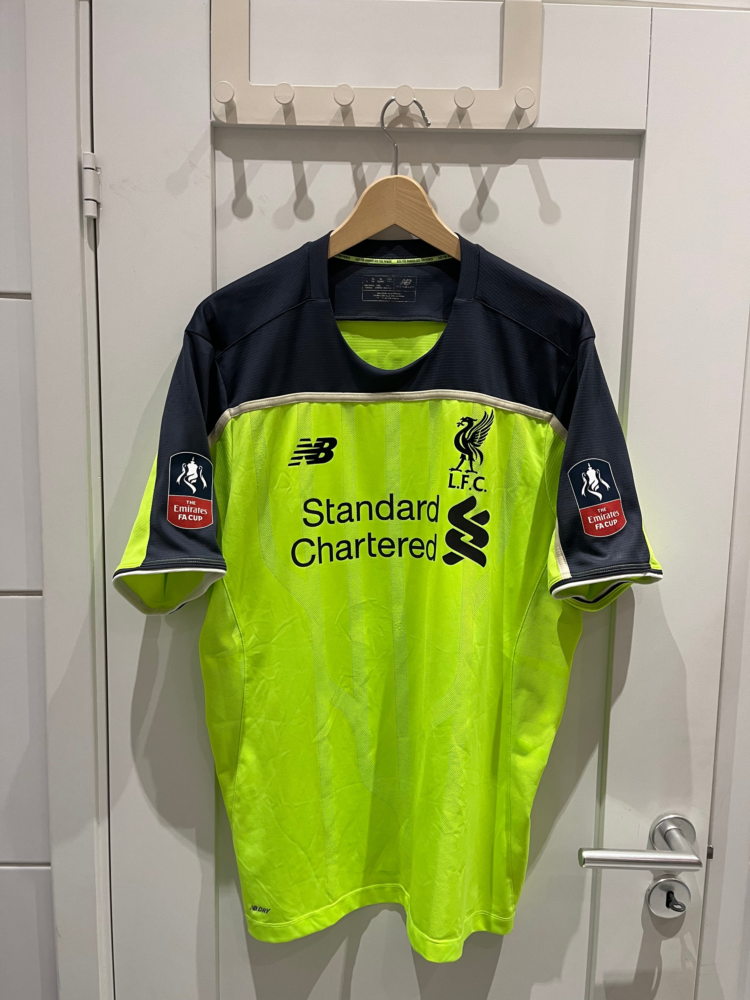 Liverpool third 16/17 #19 Mane (XL) 8/10