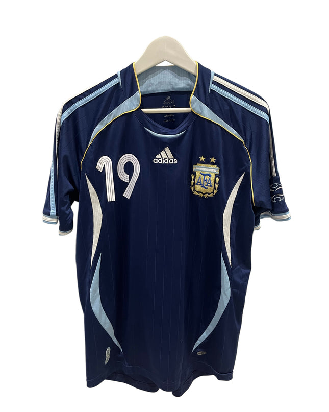 Argentina away 2006/2007 #19 Messi (M) 8/10