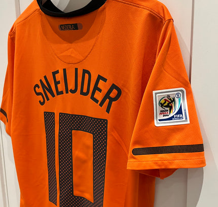 Netherlands home 2010 #10 Sneijder (L) 8/10