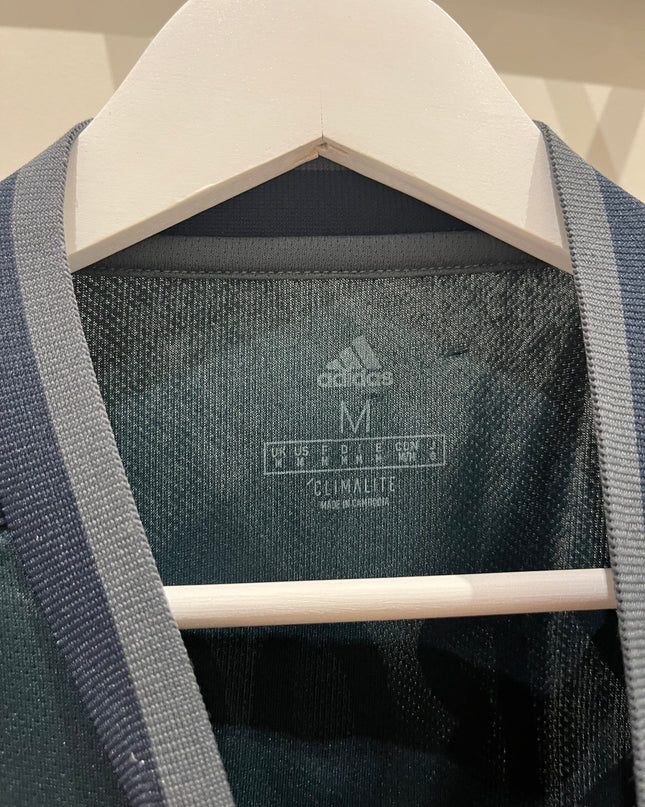 Real Madrid away 2018/2019 #8 Kroos (M) 8/10