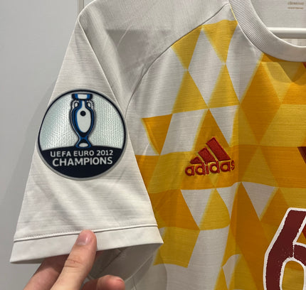 Spain away 2016/2017 #6 Iniesta (M) 8/10