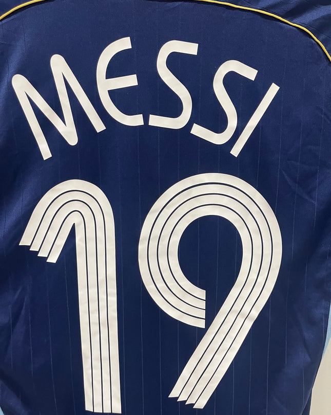 Argentina away 2006/2007 #19 Messi (M) 8/10