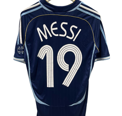 Argentina away 2006/2007 #19 Messi (M) 8/10