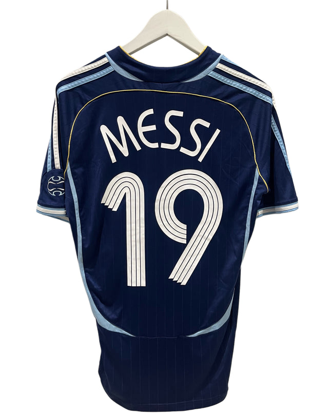 Argentina away 2006/2007 #19 Messi (M) 8/10