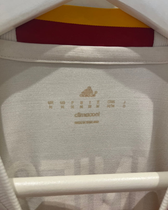 Spain away 2016/2017 #6 Iniesta (M) 8/10