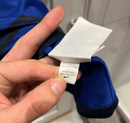 Manchester United away 2010/2011 #20 Van Persie (L) 8/10