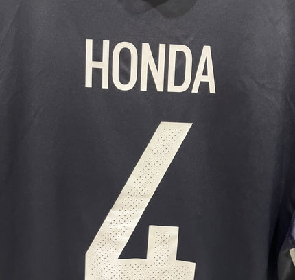 Japan home 2015/2016 #4 Honda (L) 8/10