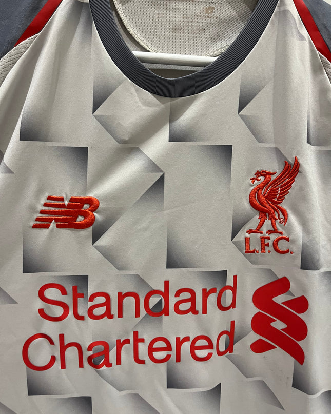 Liverpool third 2018/2019 #9 Firmino (M) 8/10