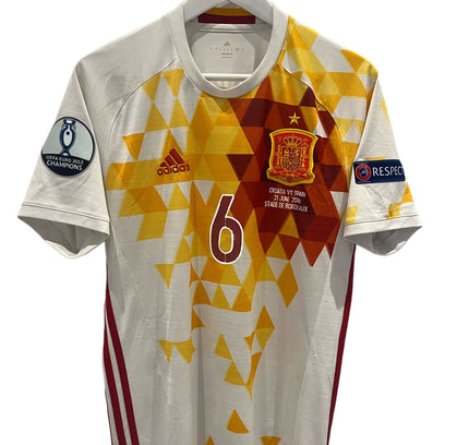 Spain away 2016/2017 #6 Iniesta (M) 8/10