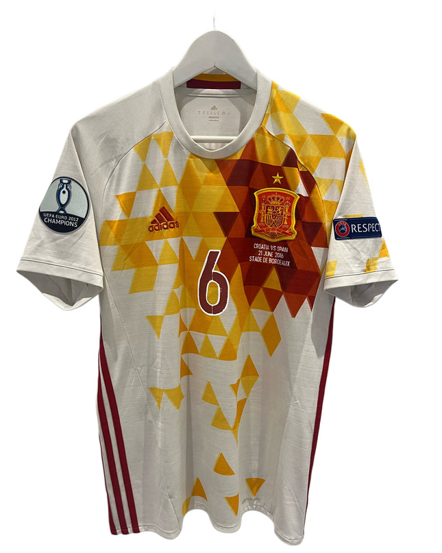 Spain away 2016/2017 #6 Iniesta (M) 8/10