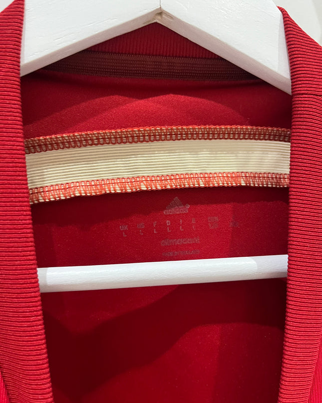 Spain home 2014 #6 Iniesta (M) 8/10