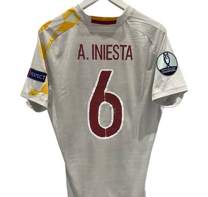 Spain away 2016/2017 #6 Iniesta (M) 8/10