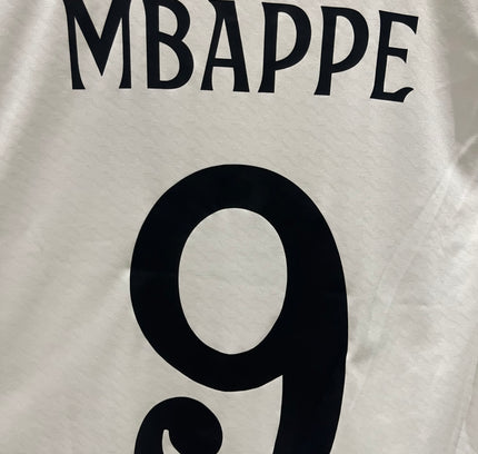 Real Madrid home 2024/2025 #9 Mbappe (L) 10/10