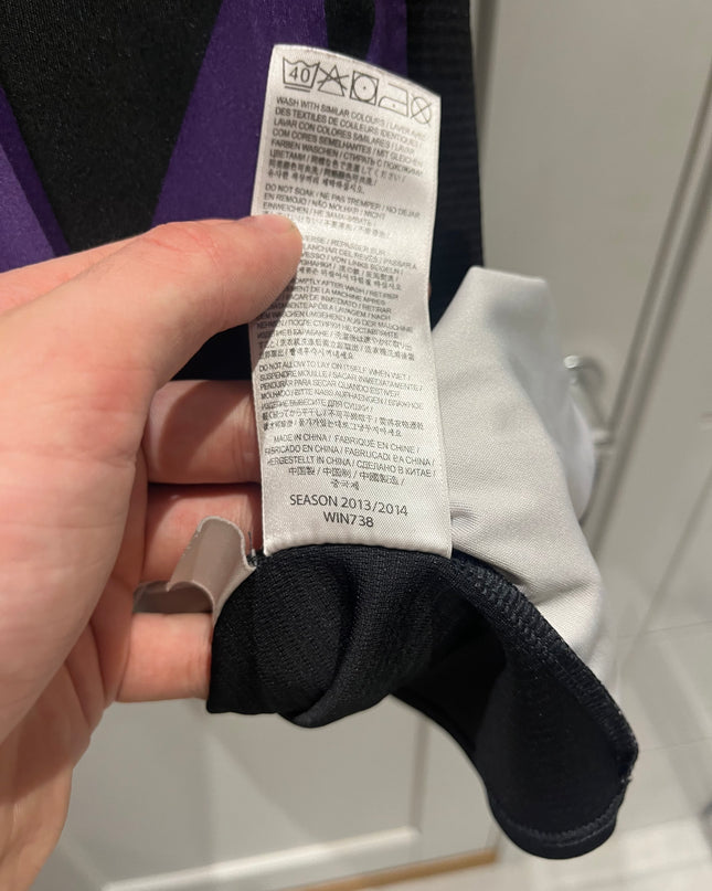 Liverpool third 2013/2014 #7 Suarez (L) 8/10